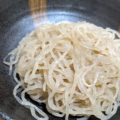 辛麺に使うこんにゃく麺